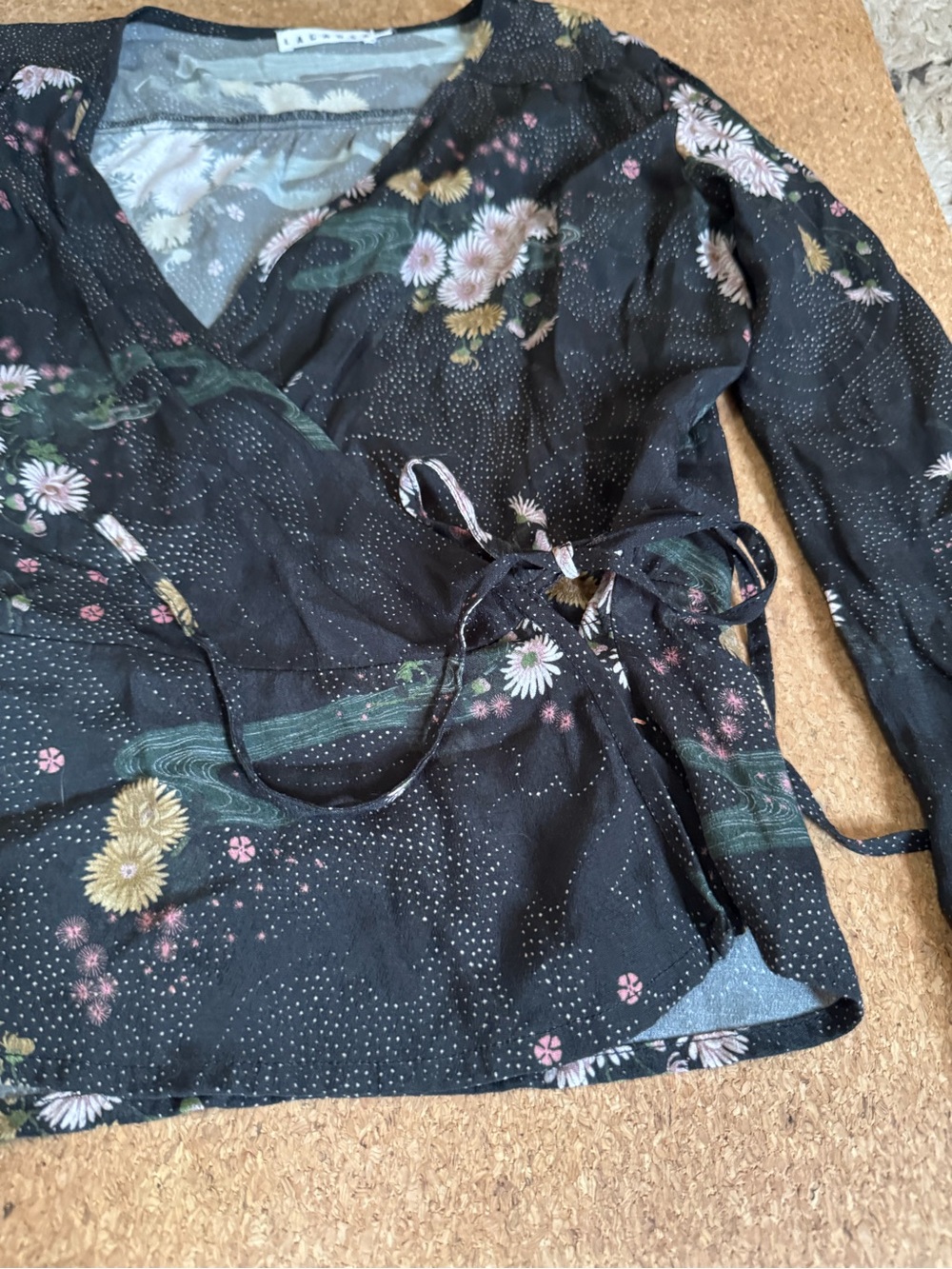 Lacausa floral wrap shirt size xs